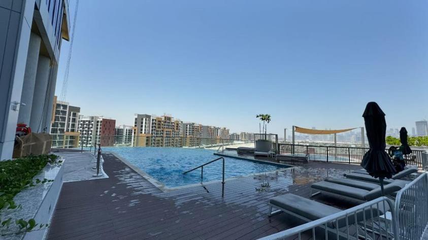 Easygo - Indulge In Luxury Waves Grande 1Br - Shwg-11 Daire Dubai Dış mekan fotoğraf